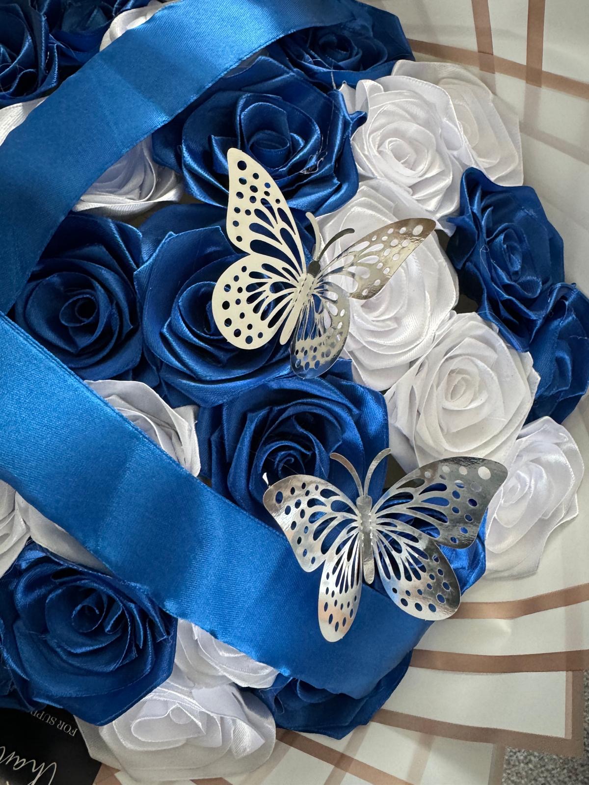 Eternal ribbon rose bouquet - blue and white